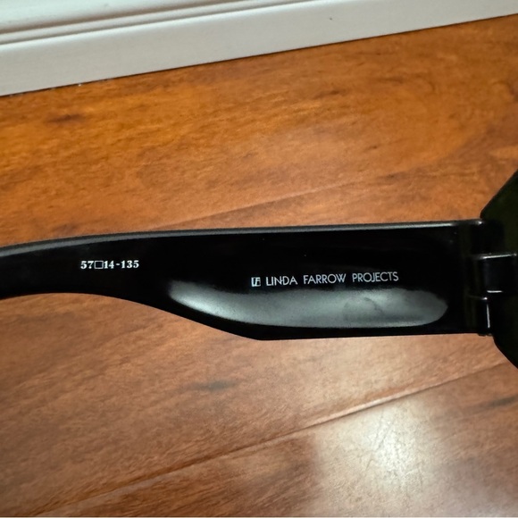 Walter Van Beirendonck
Linda Farrow Diamond Sunglasses - Picture 8 of 8